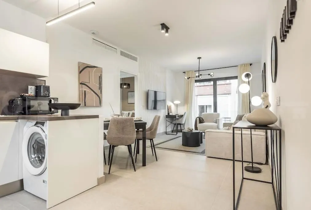 Modern Apartment With Patio & Parking By Rems Malaga