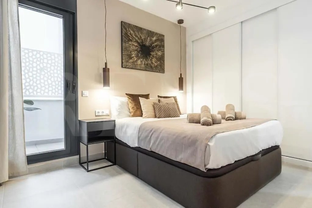 Modern Apartment With Patio & Parking By Rems Malaga