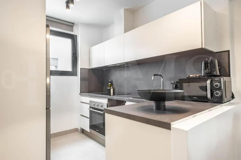 Modern Apartment With Patio & Parking By Rems Malaga Spain