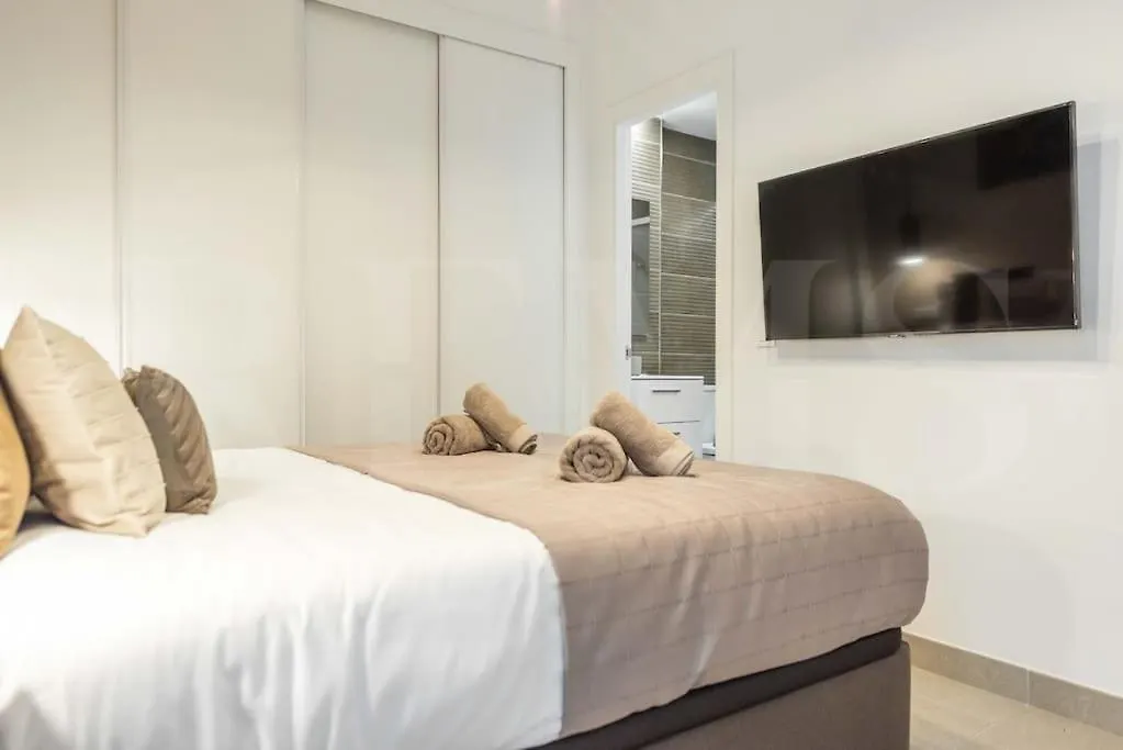 Modern Apartment With Patio & Parking By Rems Malaga