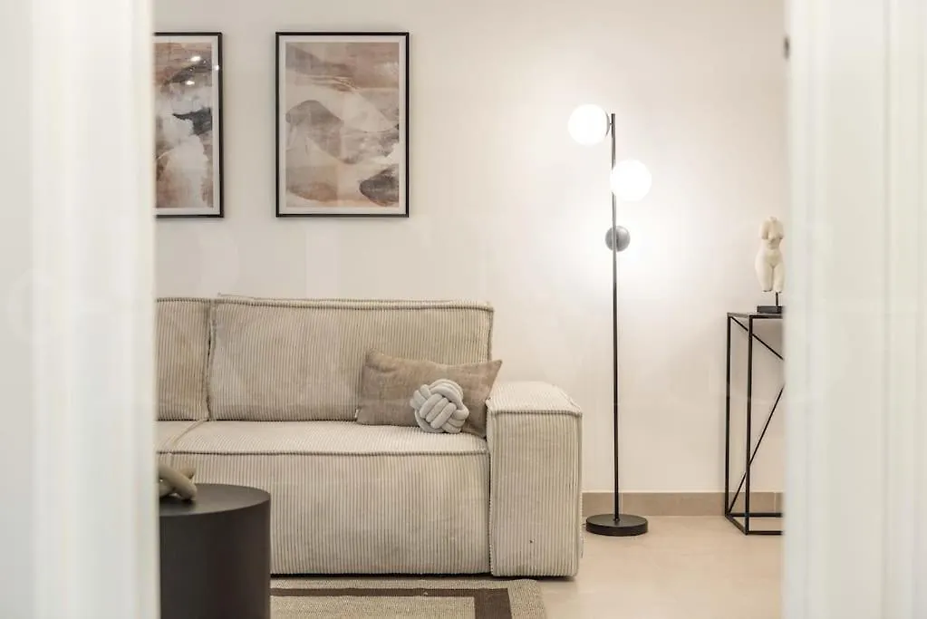 Modern Apartment With Patio & Parking By Rems Malaga