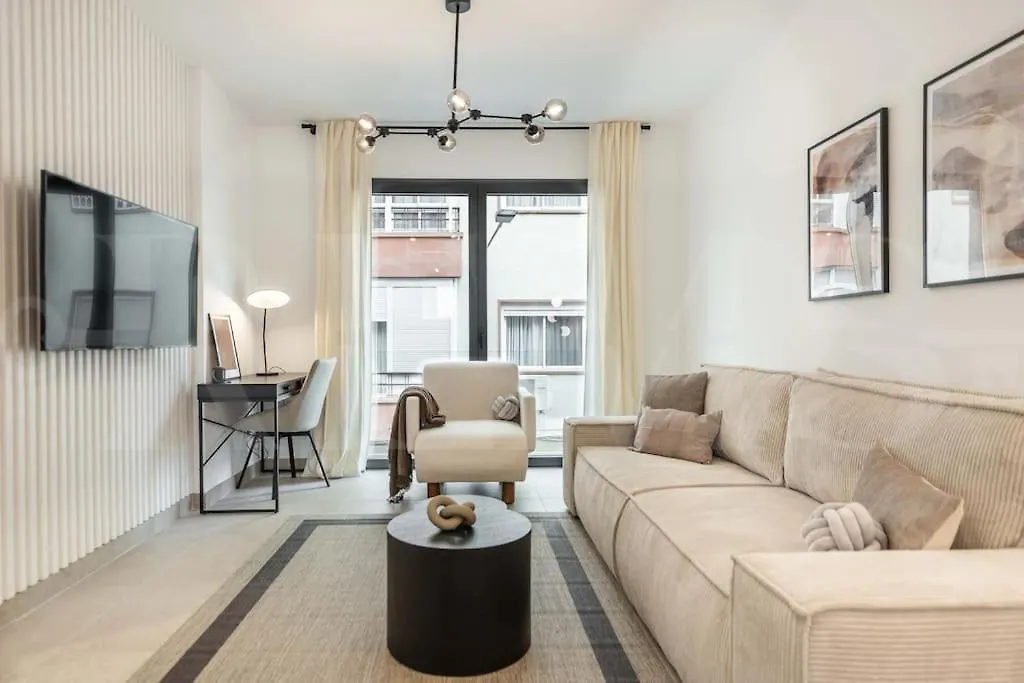 Modern Apartment With Patio & Parking By Rems Malaga