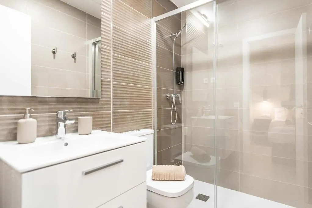 Modern Apartment With Patio & Parking By Rems Malaga