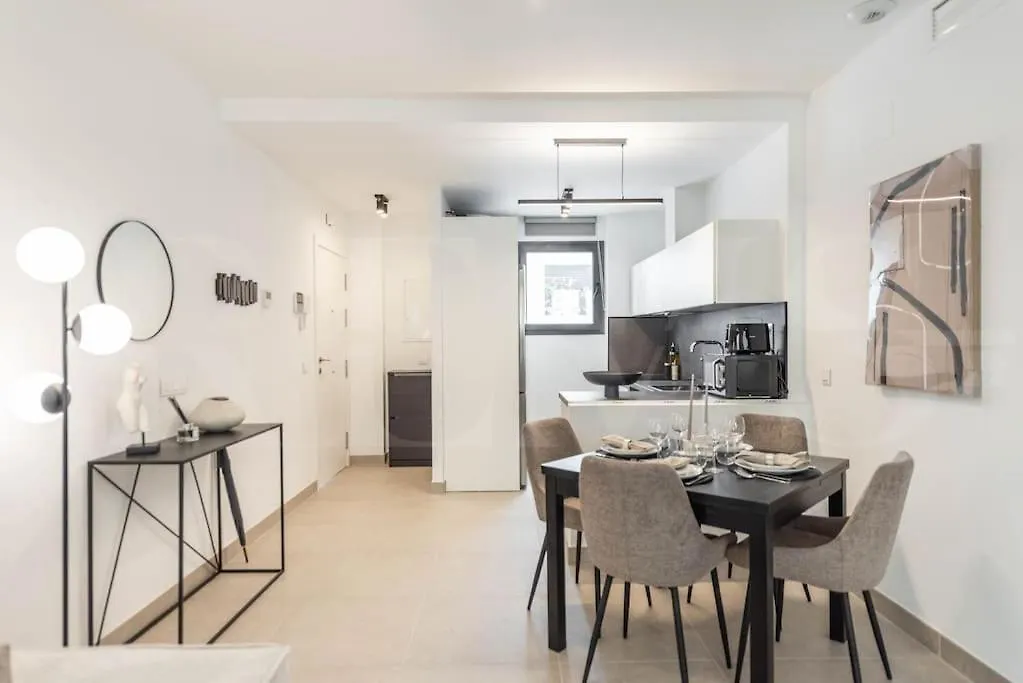 Modern Apartment With Patio & Parking By Rems Malaga