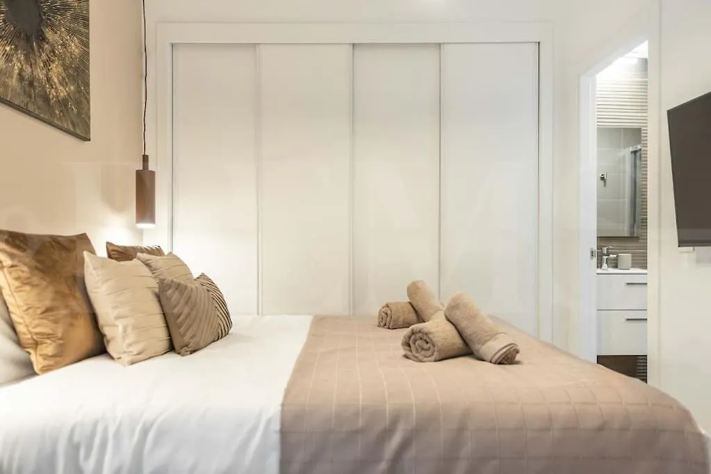 Modern Apartment With Patio & Parking By Rems Malaga