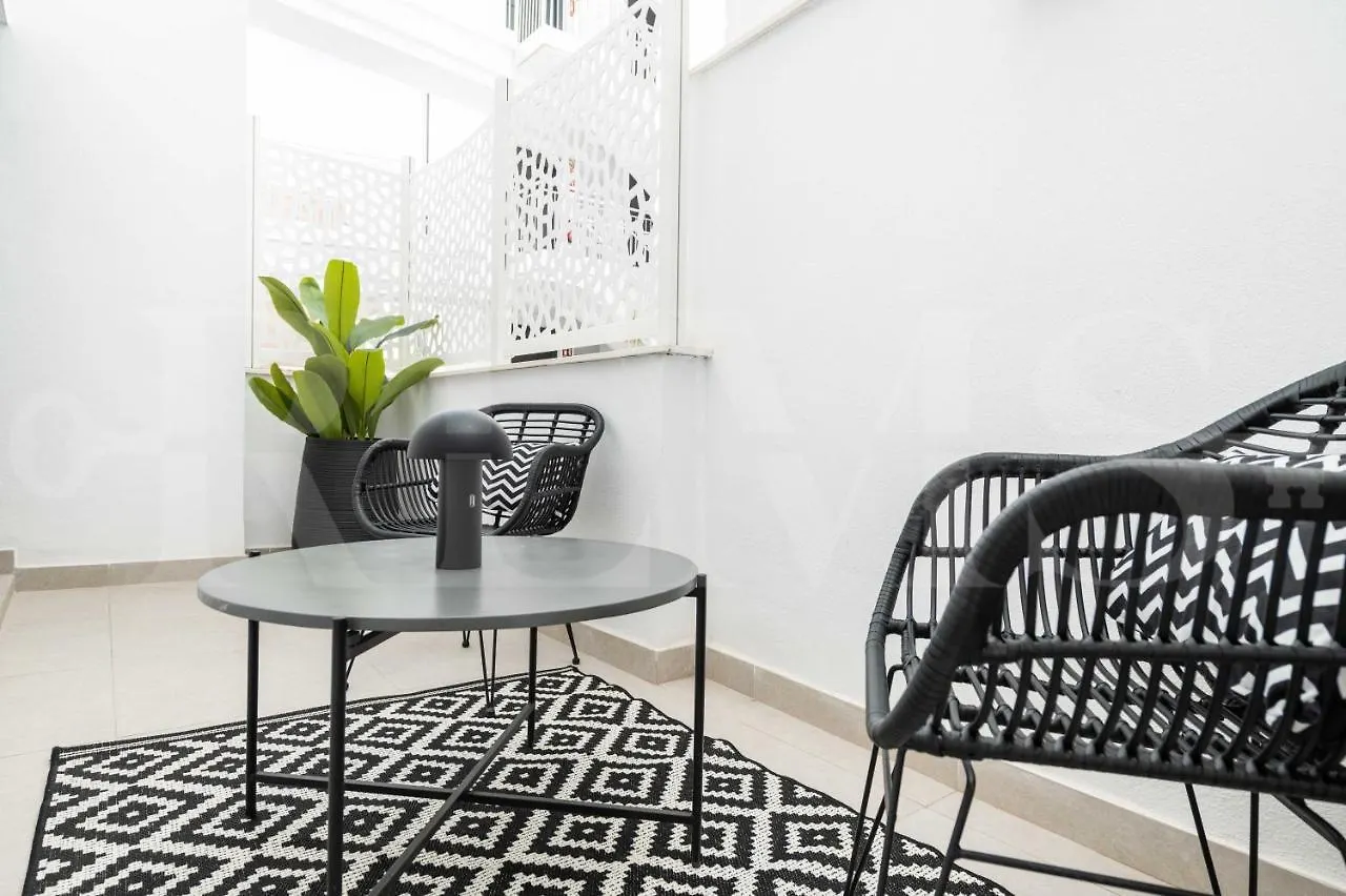 Modern Apartment With Patio & Parking By Rems Malaga 0*,  Spain