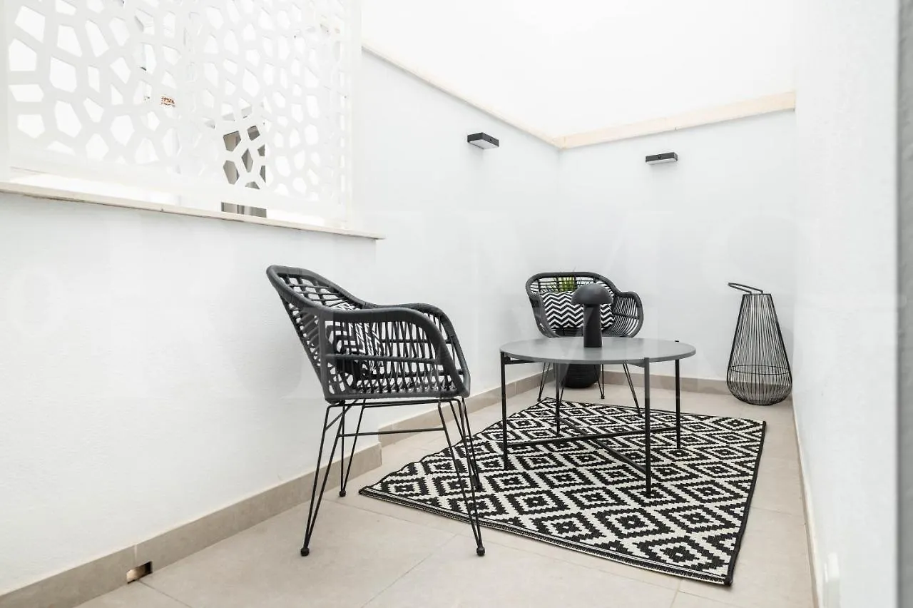 Modern Apartment With Patio & Parking By Rems Malaga